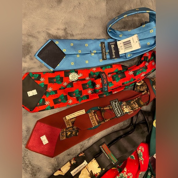 Men Christmas Ties - Variety of brands/styles - Picture 5 of 9